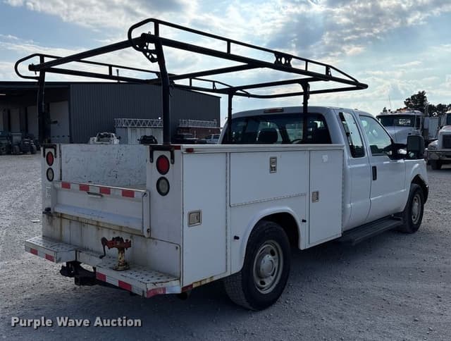 Image of Ford F-250 equipment image 4