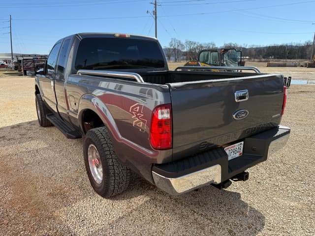 Image of Ford F-250 equipment image 4