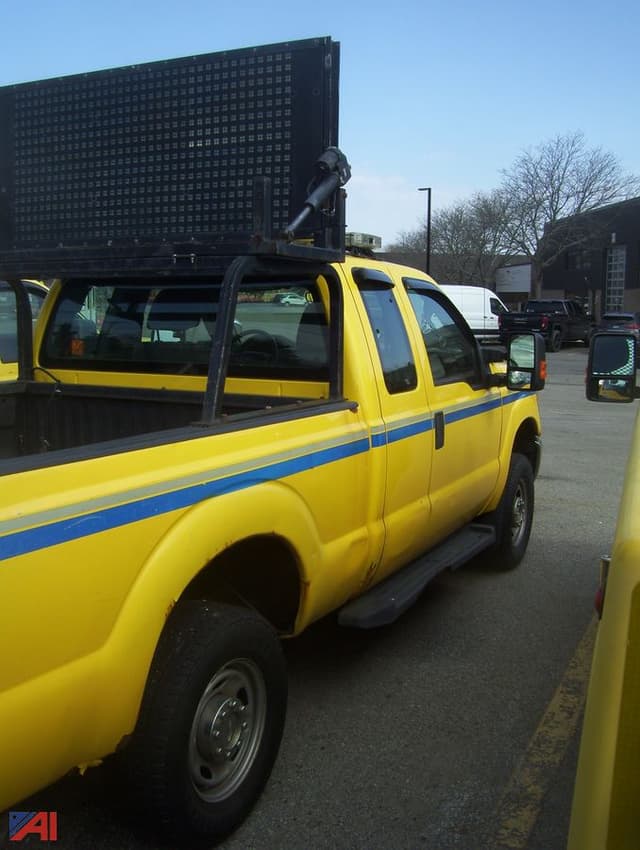Image of Ford F-250 equipment image 2