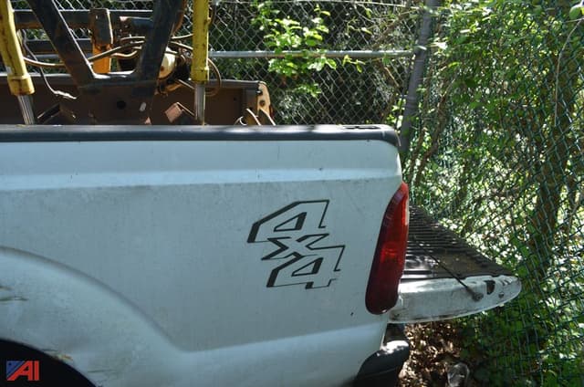 Image of Ford F-250 equipment image 3