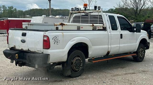 Image of Ford F-250 equipment image 4