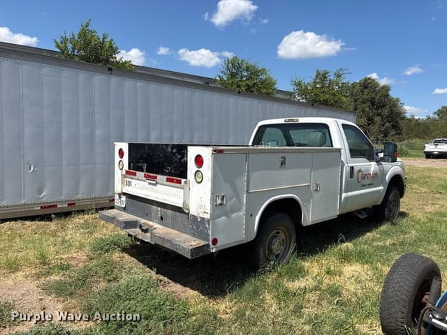 Image of Ford F-250 equipment image 4
