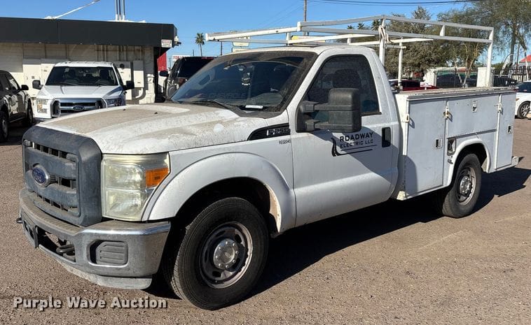 2012 Ford F-250 Equipment Image0