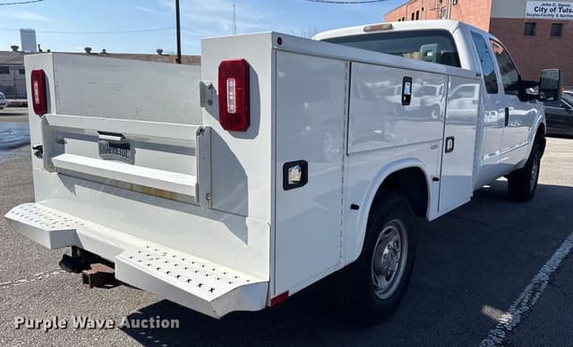 Image of Ford F-250 equipment image 4