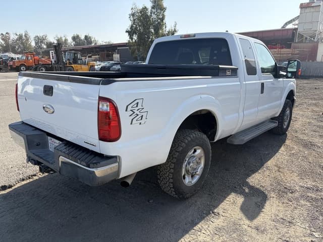 Image of Ford F-250 equipment image 2