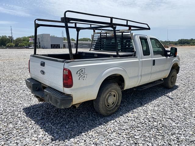 Image of Ford F-250 equipment image 2