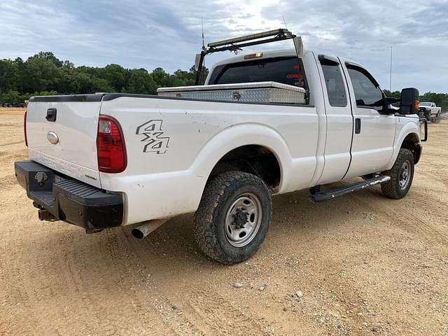 Image of Ford F-250 equipment image 2