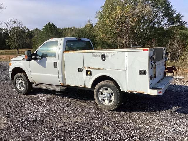 Image of Ford F-250 equipment image 1