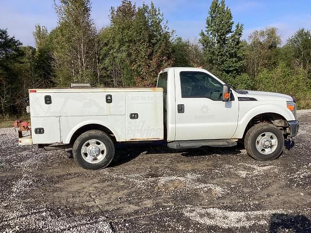 Image of Ford F-250 equipment image 3