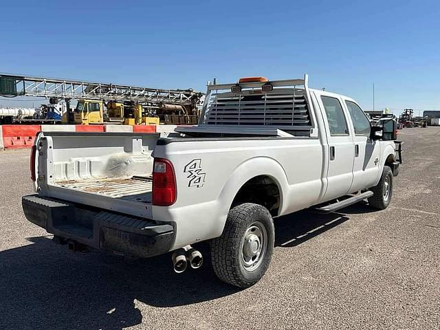 Image of Ford F-350 equipment image 2