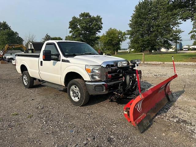 Image of Ford F-350 equipment image 2