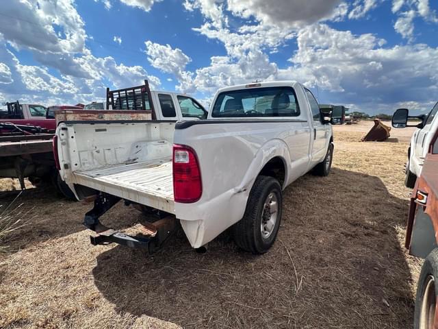 Image of Ford F-350 equipment image 4