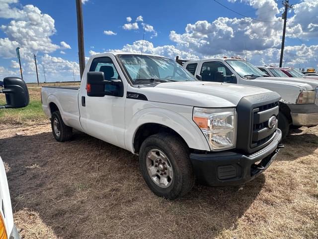 Image of Ford F-350 equipment image 1