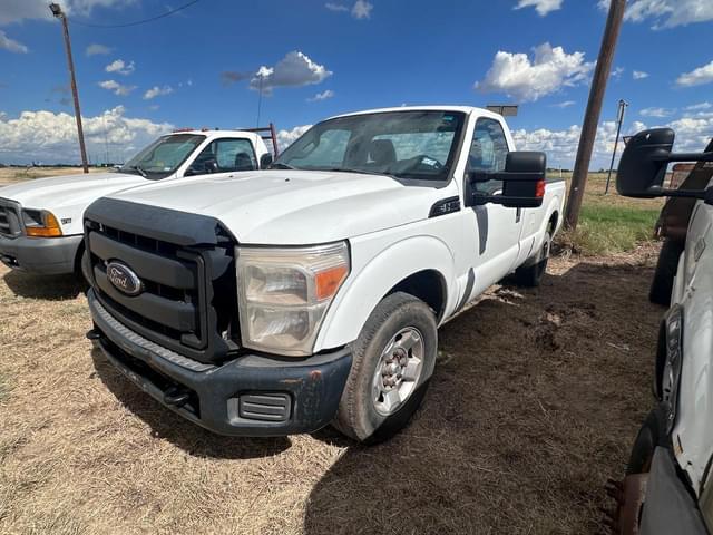 Image of Ford F-350 equipment image 2