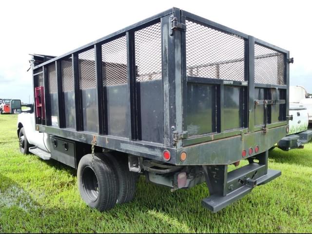 Image of Ford F-350 equipment image 3