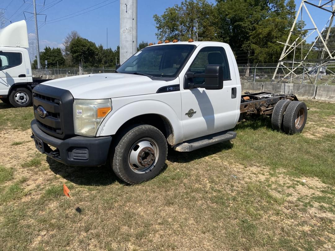 Image of Ford F-350 Primary image