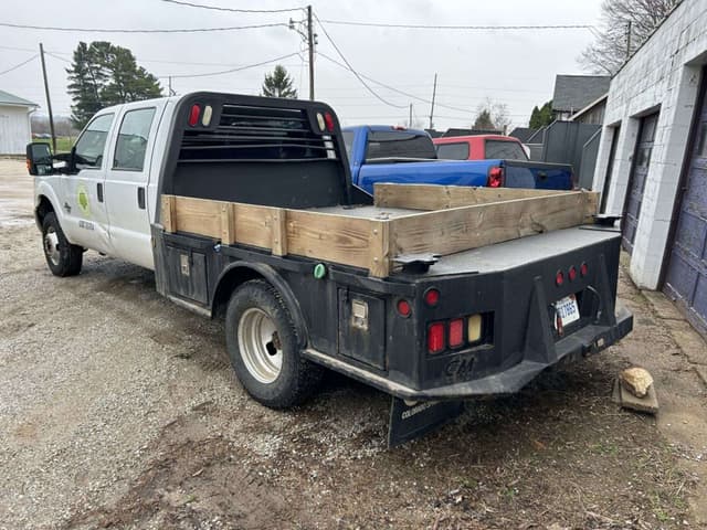 Image of Ford F-350 equipment image 3