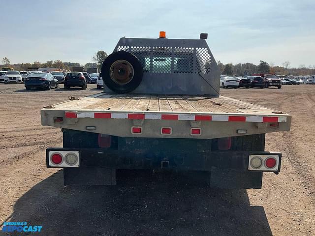 Image of Ford F-350 equipment image 3