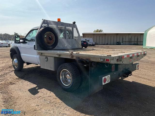 Image of Ford F-350 equipment image 2