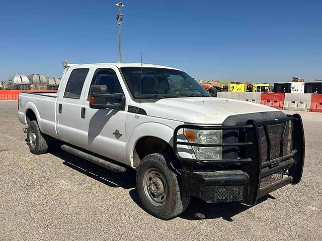 Image of Ford F-350 equipment image 1