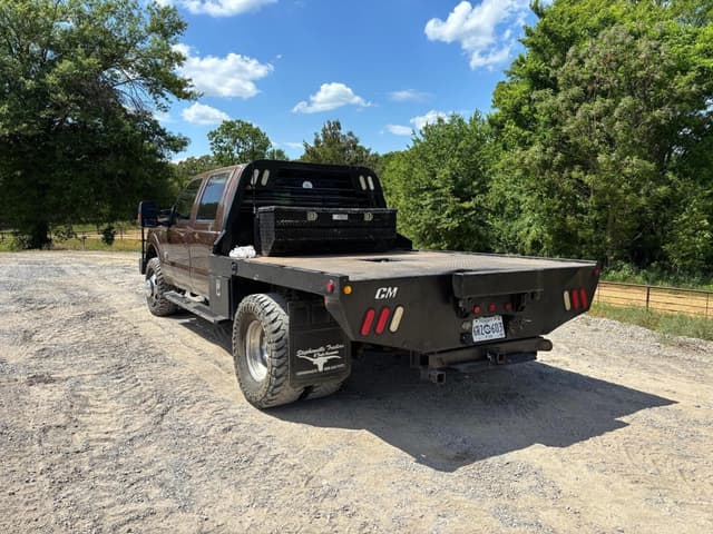Image of Ford F-350 equipment image 3