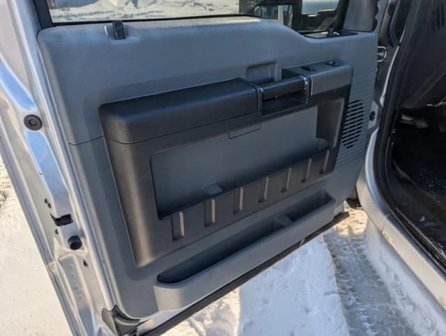 Image of Ford F-350 equipment image 3