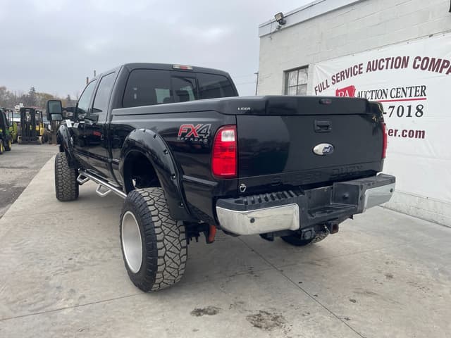 Image of Ford F-350 equipment image 3