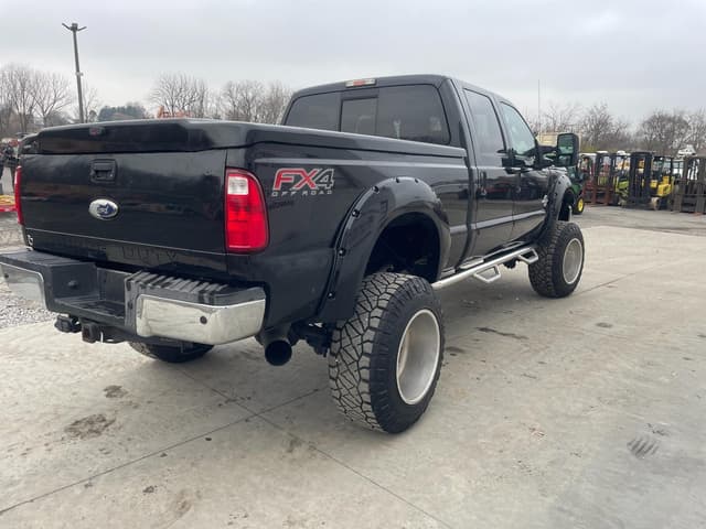 Image of Ford F-350 equipment image 2