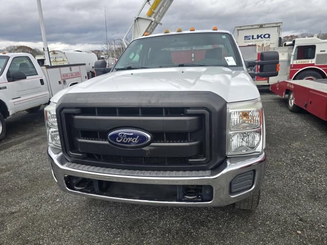 Image of Ford F-350 equipment image 1
