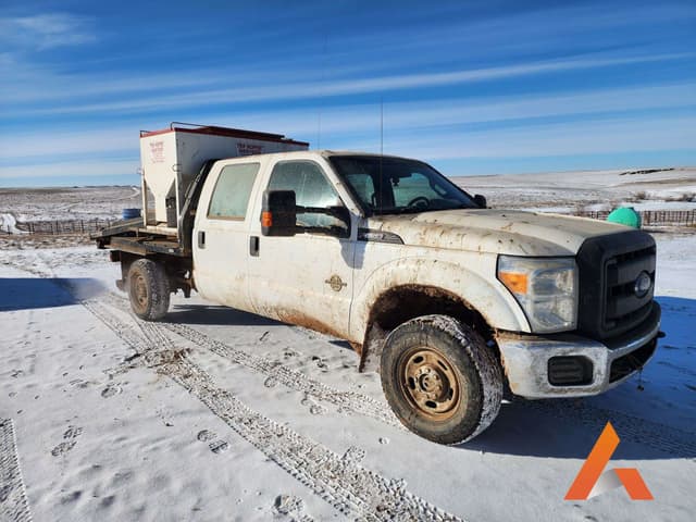 Image of Ford F-350 equipment image 2