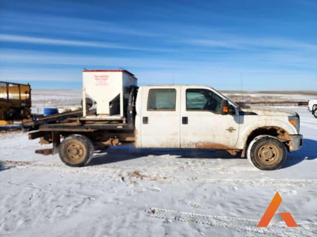 Image of Ford F-350 equipment image 3