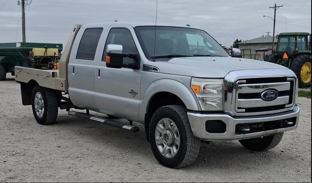 Image of Ford F-350 equipment image 2