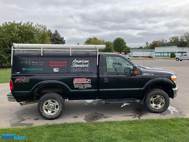 Image of Ford F-350 equipment image 3