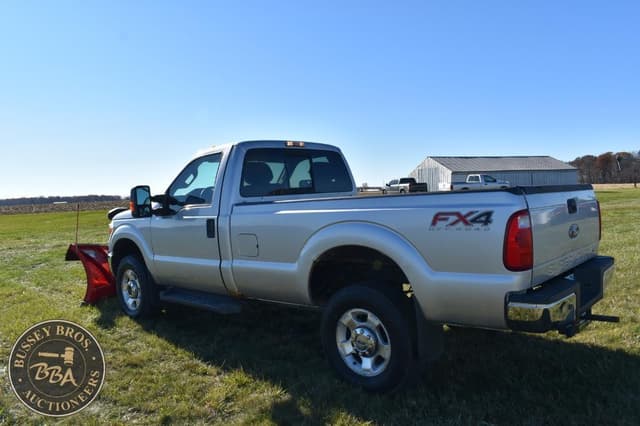 Image of Ford F-350 equipment image 3