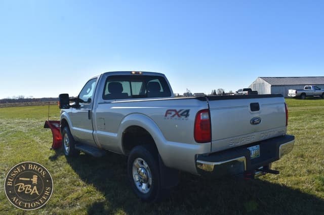 Image of Ford F-350 equipment image 4