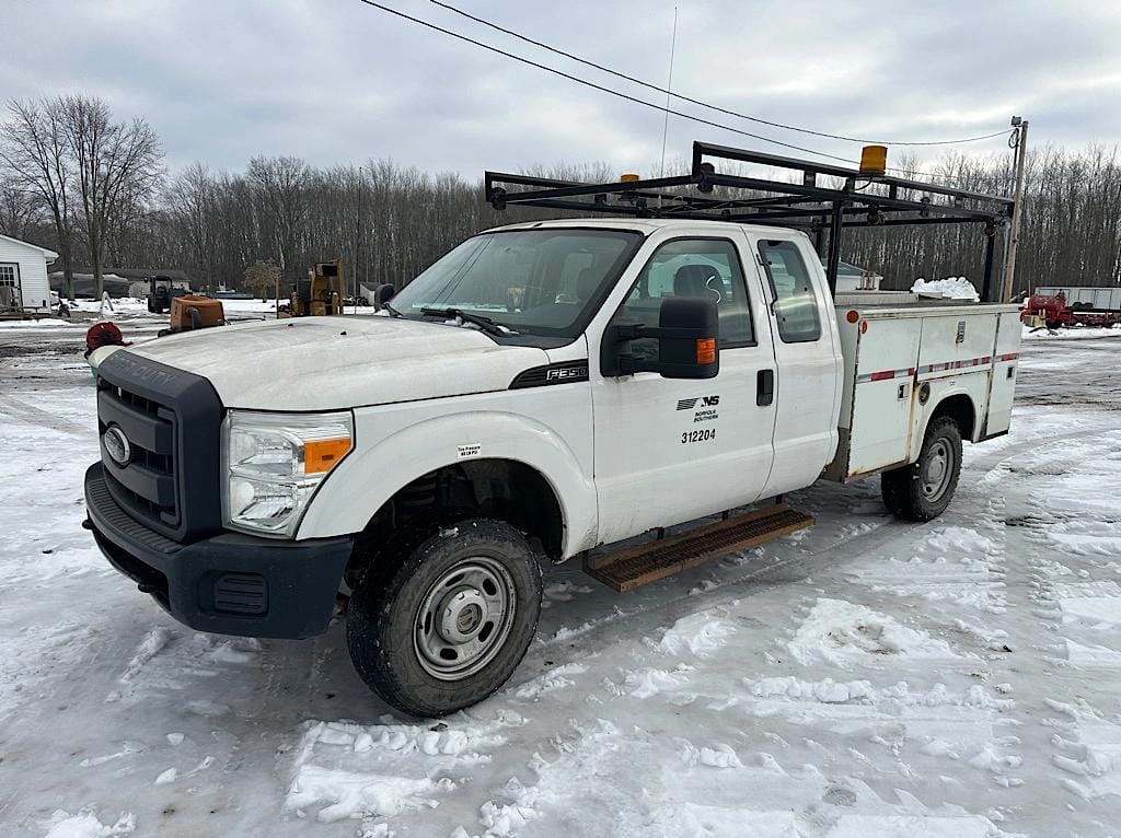 2012 Ford F-350 Equipment Image0