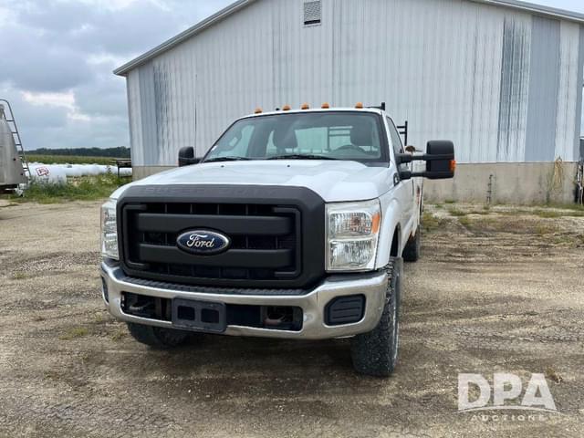 Image of Ford F-350 equipment image 1