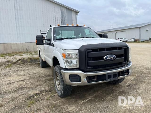 Image of Ford F-350 equipment image 3