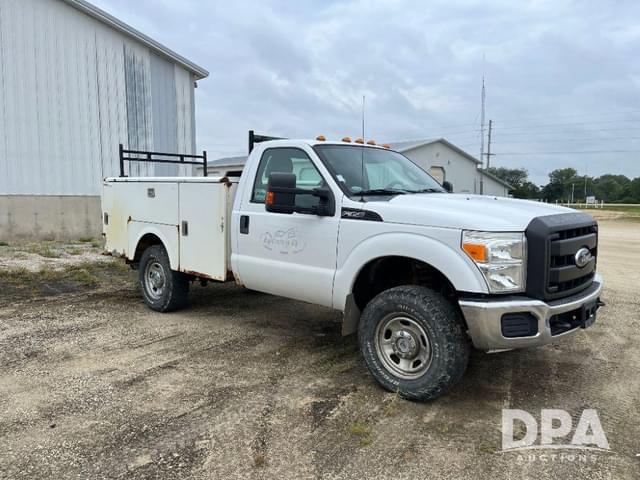 Image of Ford F-350 equipment image 4