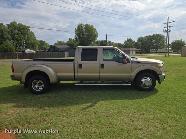 Image of Ford F-350 equipment image 3