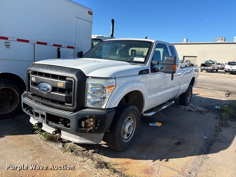 2012 Ford F-350 Equipment Image0
