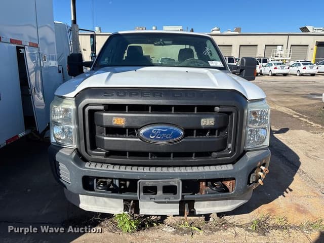 Image of Ford F-350 equipment image 1