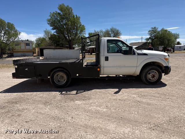 Image of Ford F-350 equipment image 3
