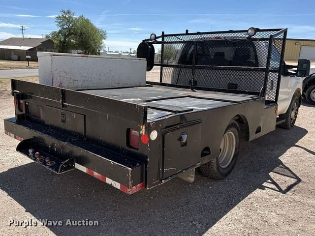 Image of Ford F-350 equipment image 4
