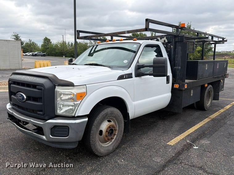 2012 Ford F-350 Equipment Image0