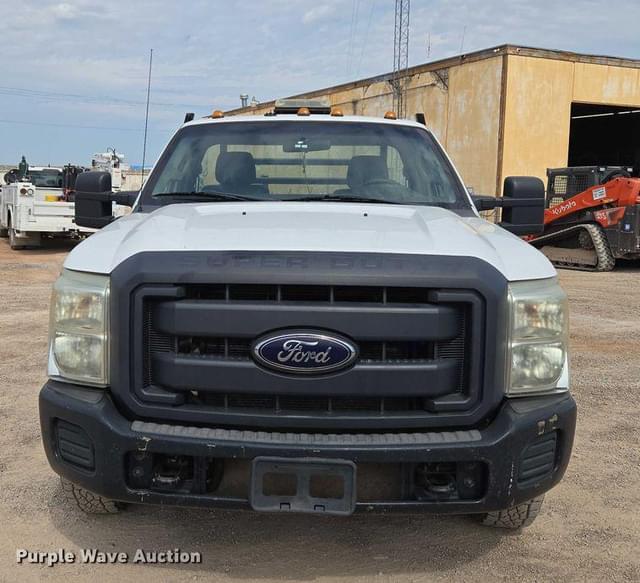 Image of Ford F-350 equipment image 1