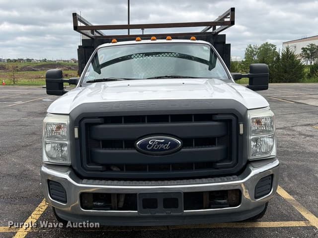 Image of Ford F-350 equipment image 1