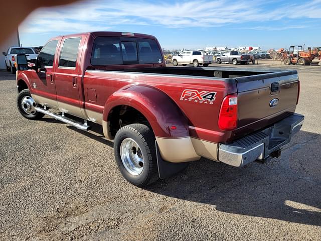 Image of Ford F-350 equipment image 3