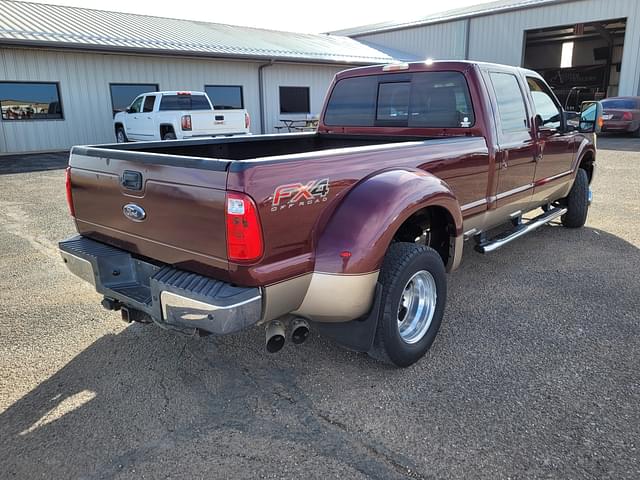 Image of Ford F-350 equipment image 2