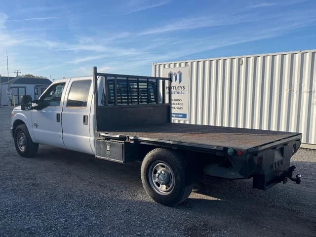 Image of Ford F-350 equipment image 1